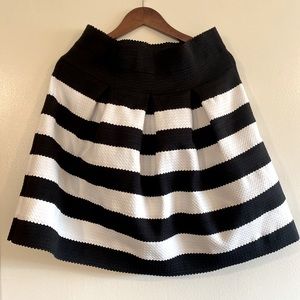 COPY - Ann Taylor skirt size 12 Black and white